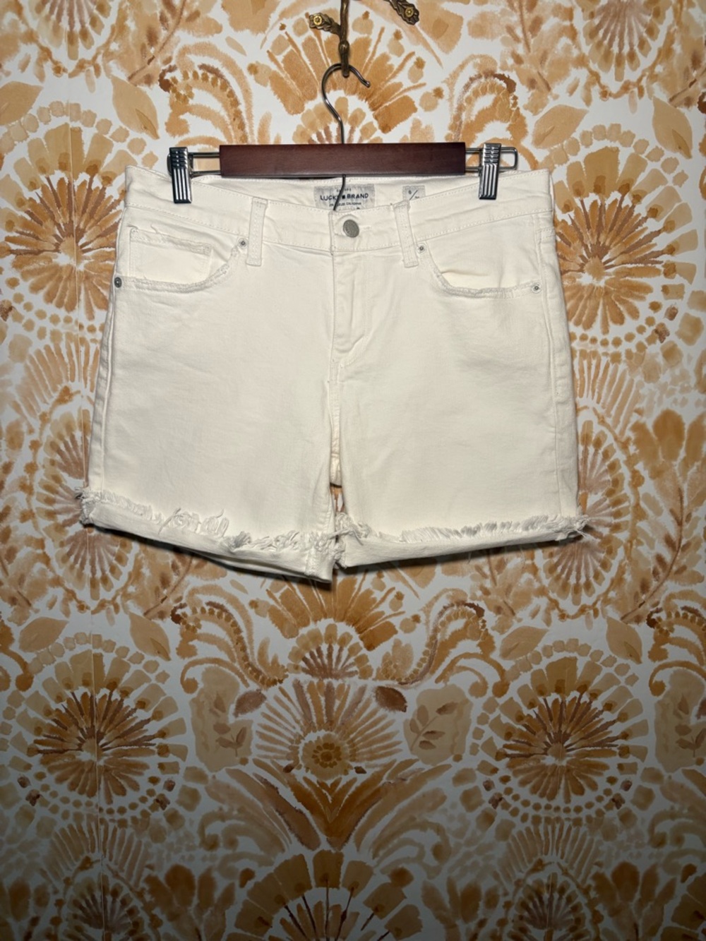 Lucky Brand Cream Raw-Hem Denim Shorts Size 6/28 - Picture 2 of 9